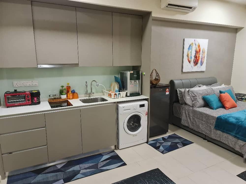 Homestay Avenpeak Tamarind Wifi, Netflix, Iron, Filter, Tv, Self Checkin Cyberjaya