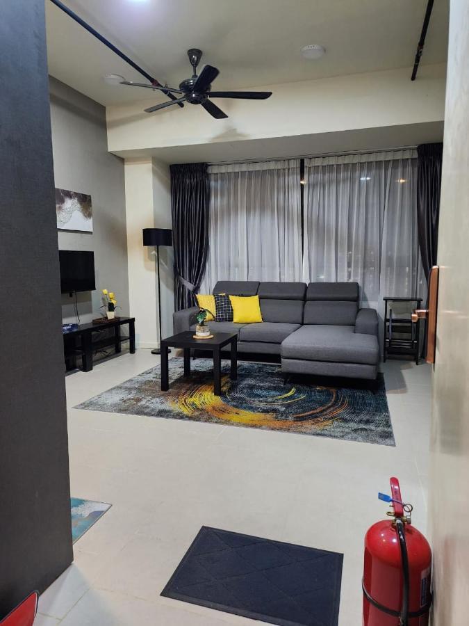 Avenpeak Tamarind Wifi, Netflix, Iron, Filter, Tv, Self Checkin Homestay Cyberjaya