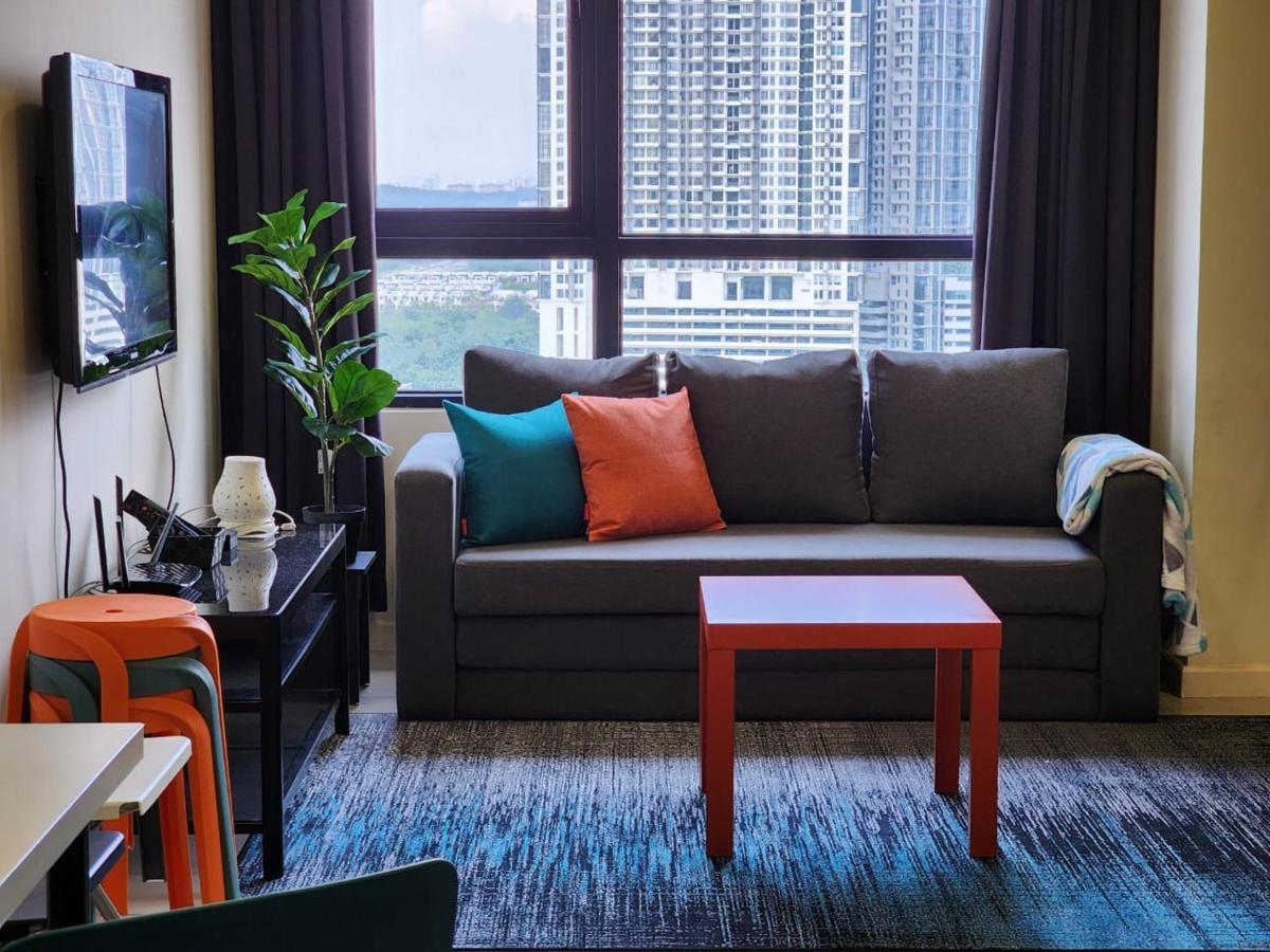 Homestay Avenpeak Tamarind Wifi, Netflix, Iron, Filter, Tv, Self Checkin Cyberjaya