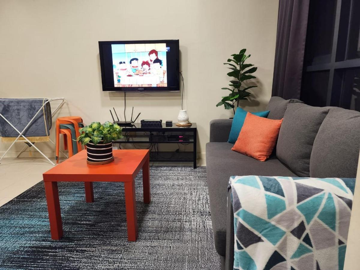 Avenpeak Tamarind Wifi, Netflix, Iron, Filter, Tv, Self Checkin Homestay Cyberjaya