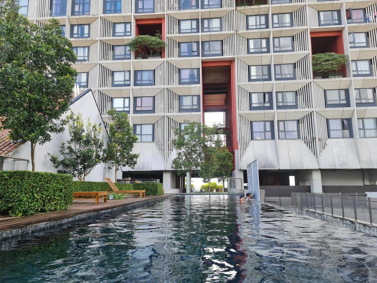 Avenpeak Tamarind Wifi, Netflix, Iron, Filter, Tv, Self Checkin Cyberjaya