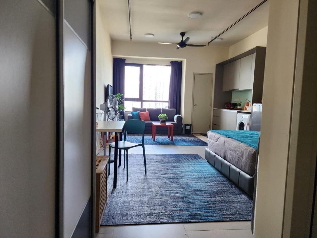 Avenpeak Tamarind Wifi, Netflix, Iron, Filter, Tv, Self Checkin * Cyberjaya