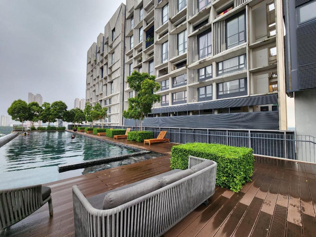Avenpeak Tamarind Wifi, Netflix, Iron, Filter, Tv, Self Checkin Cyberjaya