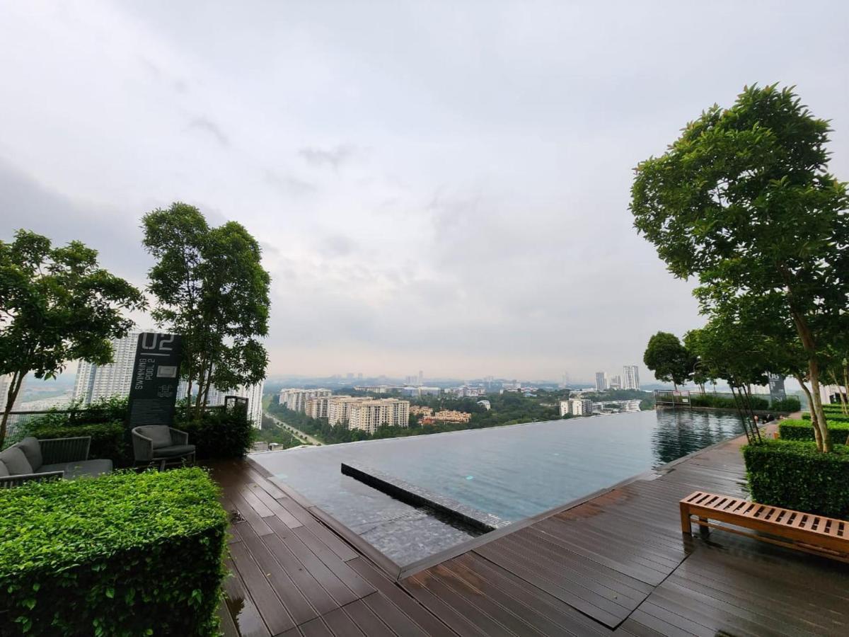 Homestay Avenpeak Tamarind Wifi, Netflix, Iron, Filter, Tv, Self Checkin Cyberjaya